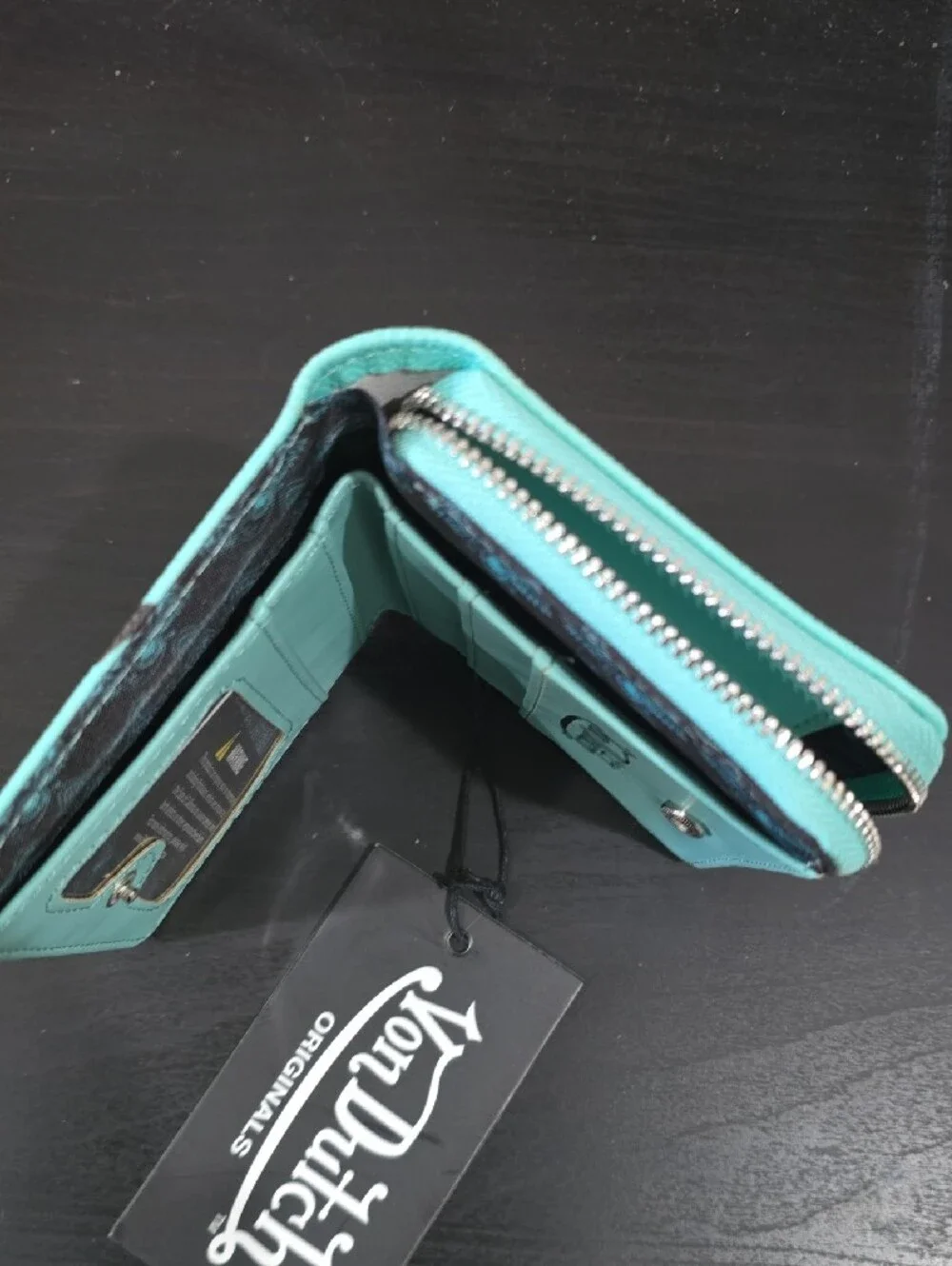 Von Dutch compact von